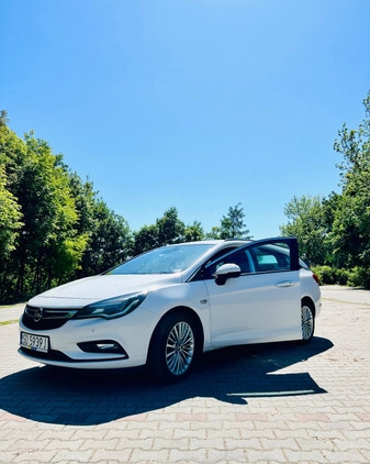 Opel Astra cena 31500 przebieg: 260000, rok produkcji 2016 z Tomaszów Mazowiecki małe 326